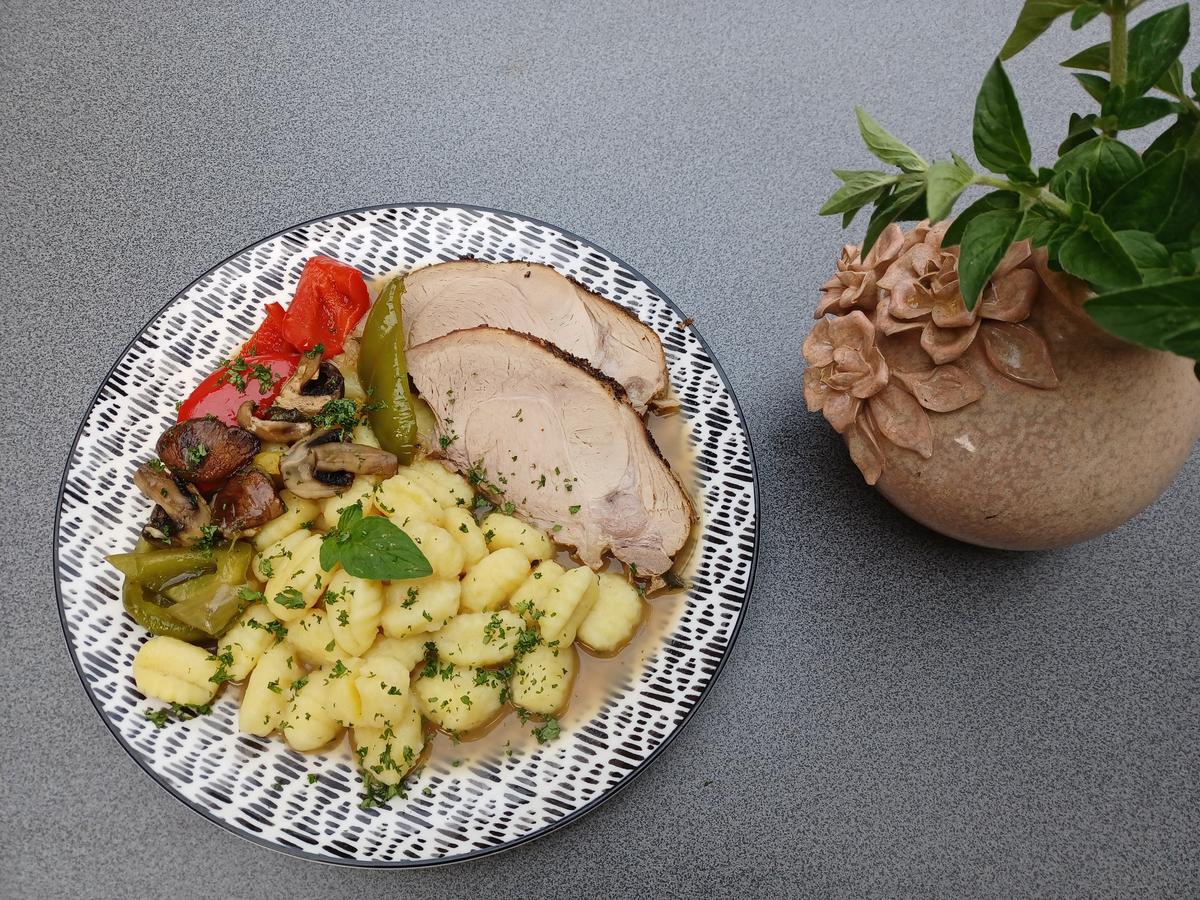 Schweinebraten mit Paprikagemüse - Rezept - Bild Nr. 15923