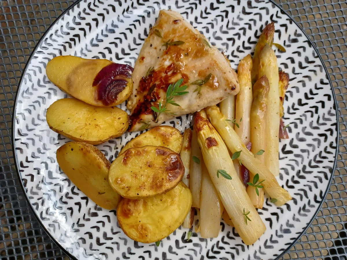 Rezept: Hähnchenbrust mit Spargel und Kartoffeln aus dem Ofen Bild Nr. 15924 Hähnchenbrust mit Spargel und Kartoffeln aus dem Ofen - Rezept - Bild Nr. 15924