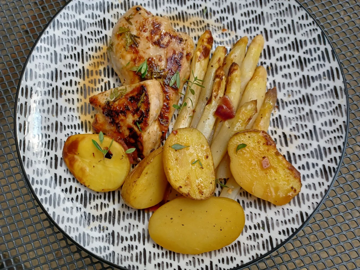 Rezept: Hähnchenbrust mit Spargel und Kartoffeln aus dem Ofen Bild Nr. 15931 Hähnchenbrust mit Spargel und Kartoffeln aus dem Ofen - Rezept - Bild Nr. 15931