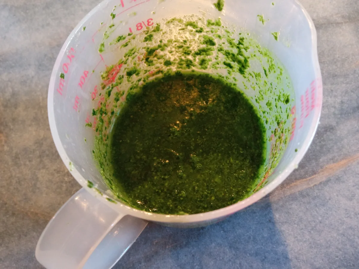 Spagetti mit Tomatenhacksoße und Basilikum Pesto zur kochbar Challenge 2022 - Rezept - Bild Nr. 15929