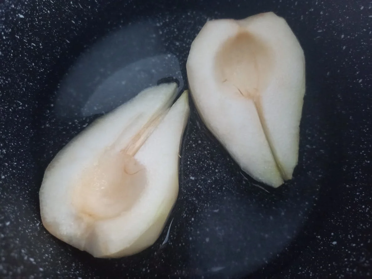 Entenbrust mit pochierter Birne und Dicke Bohnen zur kochbar Challenge Juni 2022 - Rezept - Bild Nr. 15947