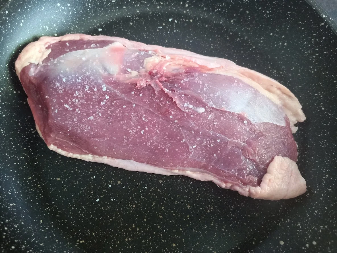 Entenbrust mit pochierter Birne und Dicke Bohnen zur kochbar Challenge Juni 2022 - Rezept - Bild Nr. 15948