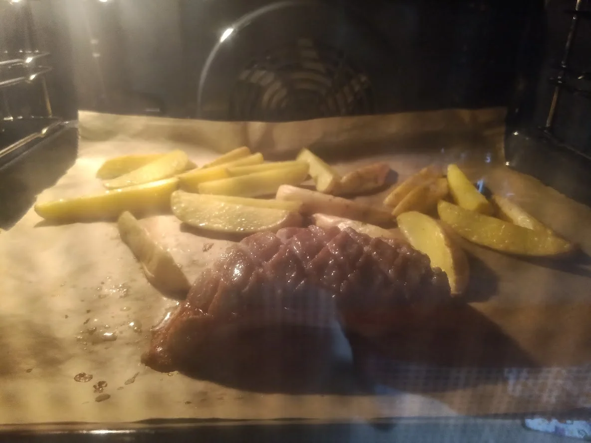 Entenbrust mit pochierter Birne und Dicke Bohnen zur kochbar Challenge Juni 2022 - Rezept - Bild Nr. 15946