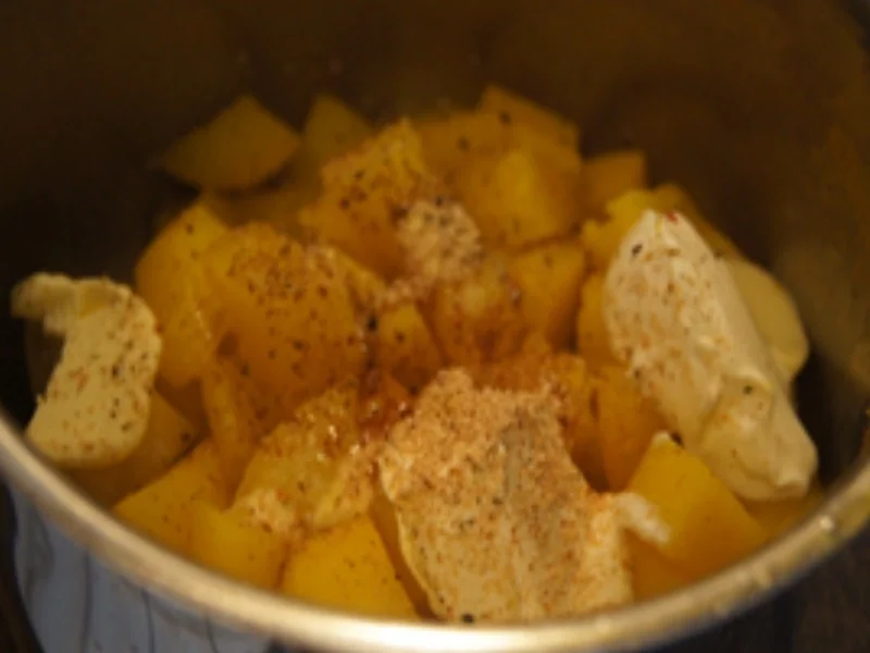 Gebackener Bayerischer Leberkäse mit Röstzwiebeln und Kartoffelstampf - Rezept - Bild Nr. 14