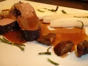 Hirschkeule auf Schwarzwurzeln mit gebratenen Steinpilzen - Rezept