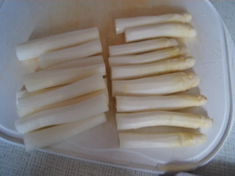 Schnitzeltasche griechischer Art mit frittierten Spargel und Kümmel-Drillingen - Rezept - Bild Nr. 7