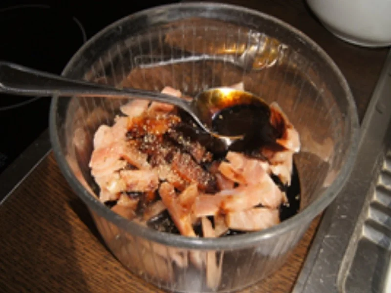 Putenschnitzel, Paprikamix und Champignons im Wok mit gelben Basmatireis - Rezept - Bild Nr. 6