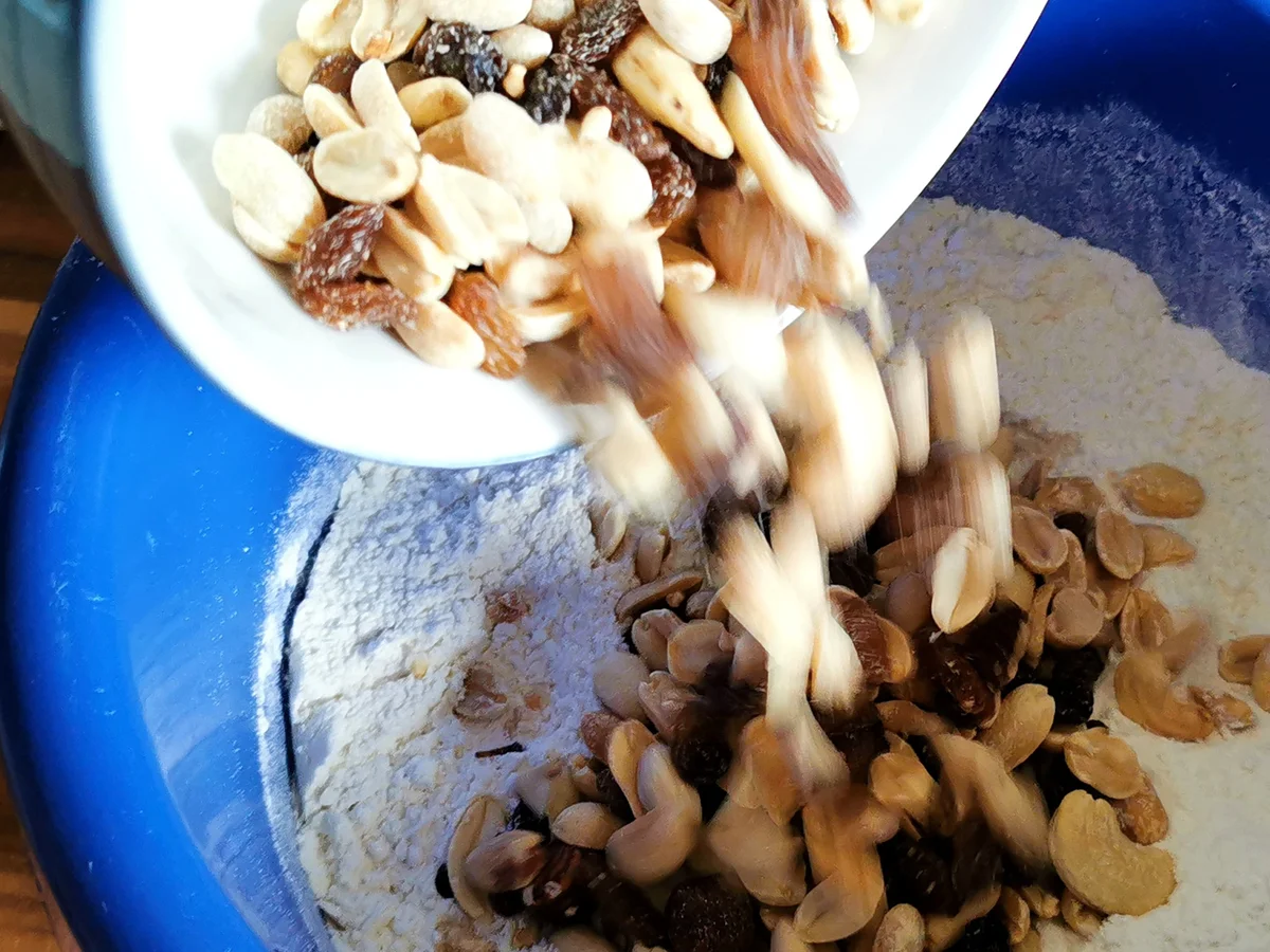 Rezept: Studentenfutter Brötchen Bild Nr. 15950 Studentenfutter Brötchen - Rezept - Bild Nr. 15950