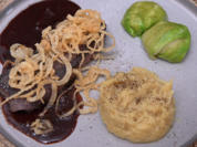 Zwiebel-Roastbeef an Stampf und Pralinen - Rezept - Bild Nr. 15946