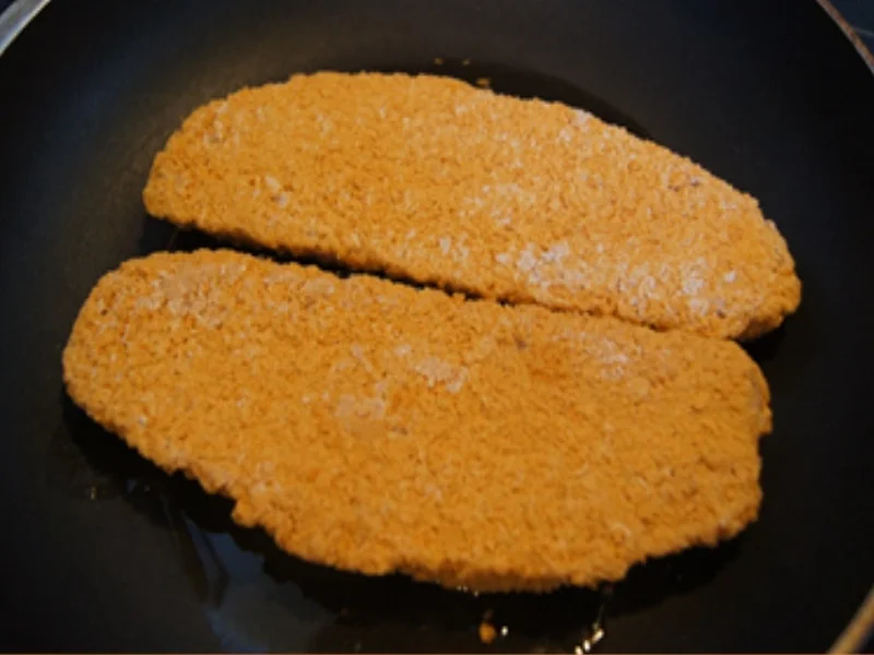 Rezept: Seelachsfilet mit Spargel, Erdbeersauce und Petersilien-Drillingen Bild Nr. 4 Seelachsfilet mit Spargel, Erdbeersauce und Petersilien-Drillingen - Rezept - Bild Nr. 4