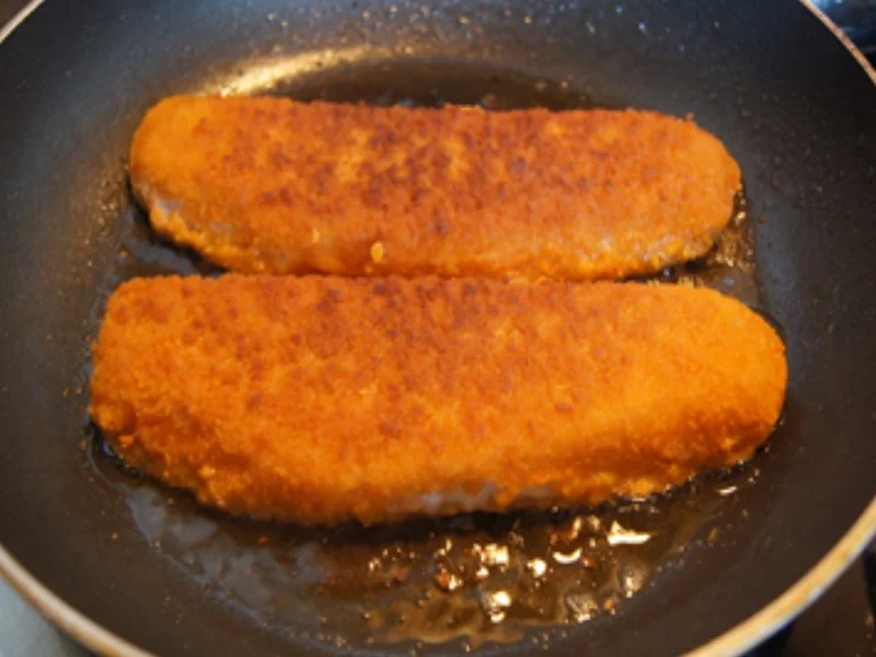 Rezept: Seelachsfilet mit Spargel, Erdbeersauce und Petersilien-Drillingen Bild Nr. 5 Seelachsfilet mit Spargel, Erdbeersauce und Petersilien-Drillingen - Rezept - Bild Nr. 5