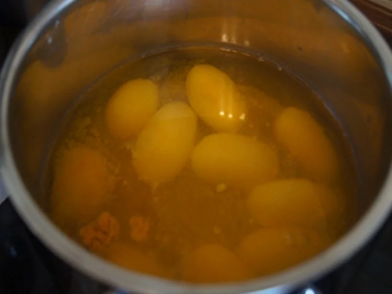 Rezept: Seelachsfilet mit Spargel, Erdbeersauce und Petersilien-Drillingen Bild Nr. 10 Seelachsfilet mit Spargel, Erdbeersauce und Petersilien-Drillingen - Rezept - Bild Nr. 10