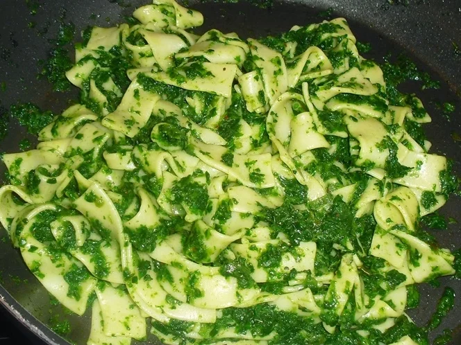 Flusskrebs-Soße auf Spinatpasta - zur kochbar Challenge Juni 2022 - Rezept - Bild Nr. 3