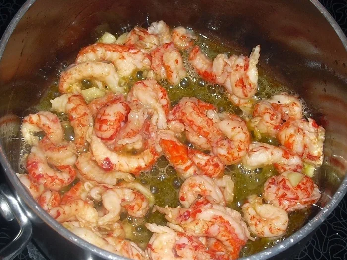 Flusskrebs-Soße auf Spinatpasta - zur kochbar Challenge Juni 2022 - Rezept - Bild Nr. 6