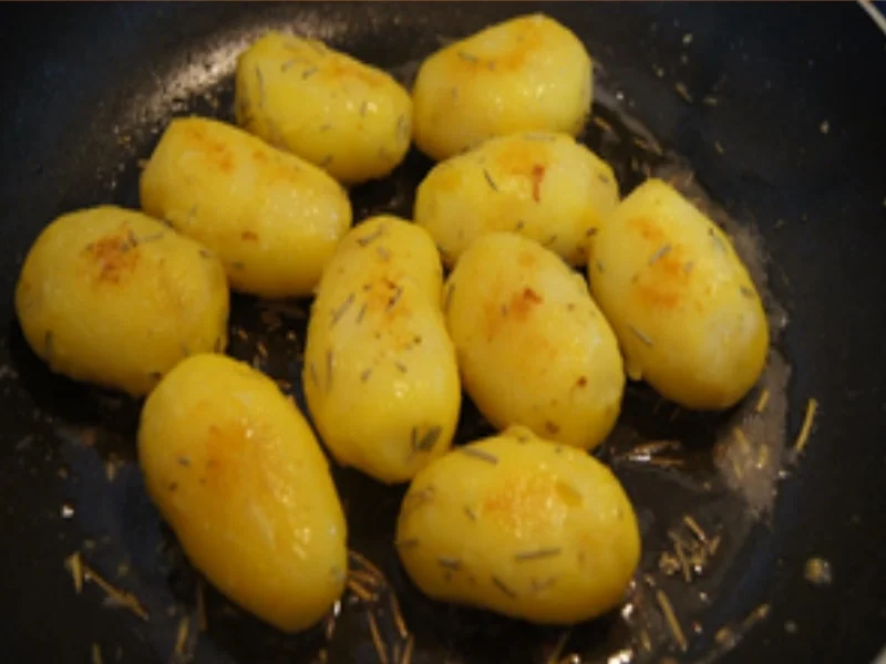 Rezept: Spargel mit schneller Sauce Hollandaise, PROSCIUTTO und Rosmarin-Drillingen Bild Nr. 10 Spargel mit schneller Sauce Hollandaise, PROSCIUTTO und Rosmarin-Drillingen - Rezept - Bild Nr. 10