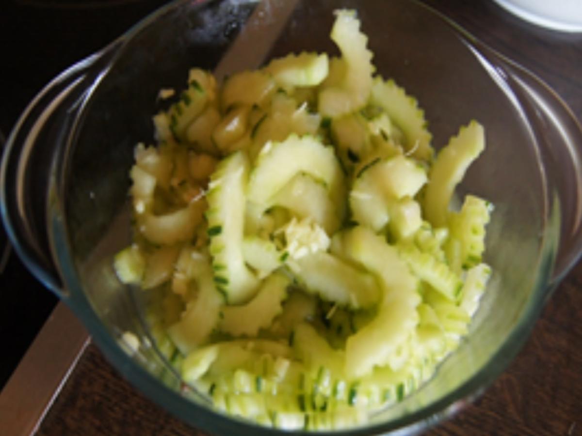 Backkartoffeln mit Shrimps in Knoblauchsauce und chinesischen Gurkensalat - Rezept - Bild Nr. 14