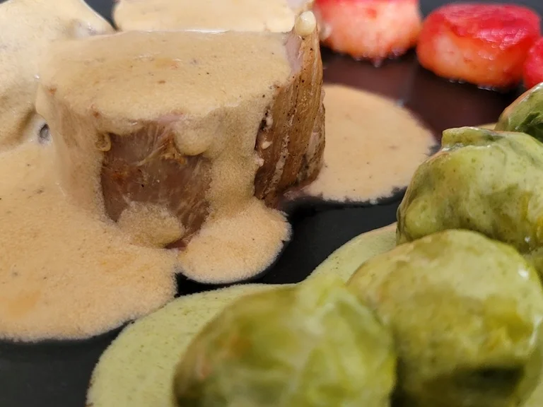 Rezept: Schweinefilet-Rosenkohl-Knödel zur kochbar Challenge 06-2022 Bild Nr. 15971 Schweinefilet-Rosenkohl-Knödel zur kochbar Challenge 06-2022 - Rezept - Bild Nr. 15971