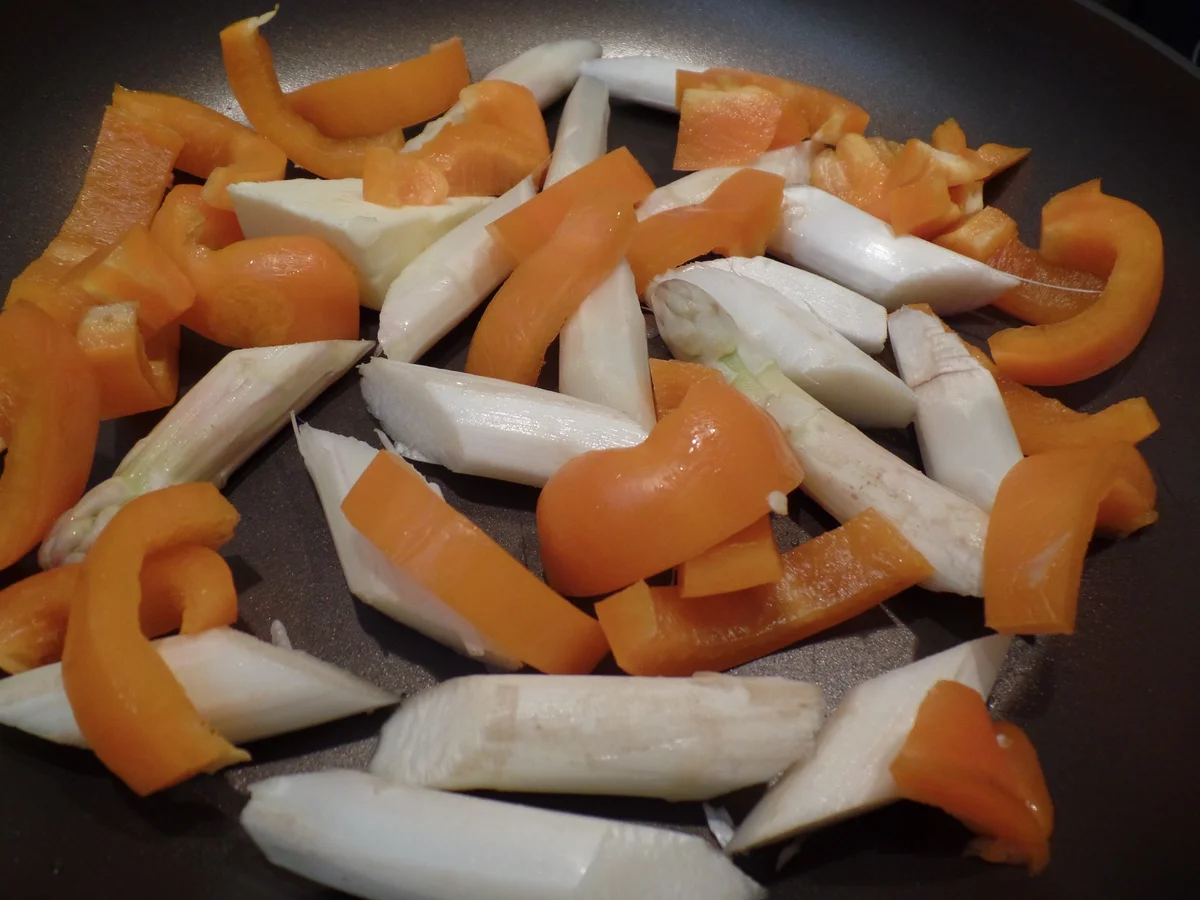 Rezept: Spargel-Tomaten-Paprika-Omelette Bild Nr. 15973 Spargel-Tomaten-Paprika-Omelette - Rezept - Bild Nr. 15973