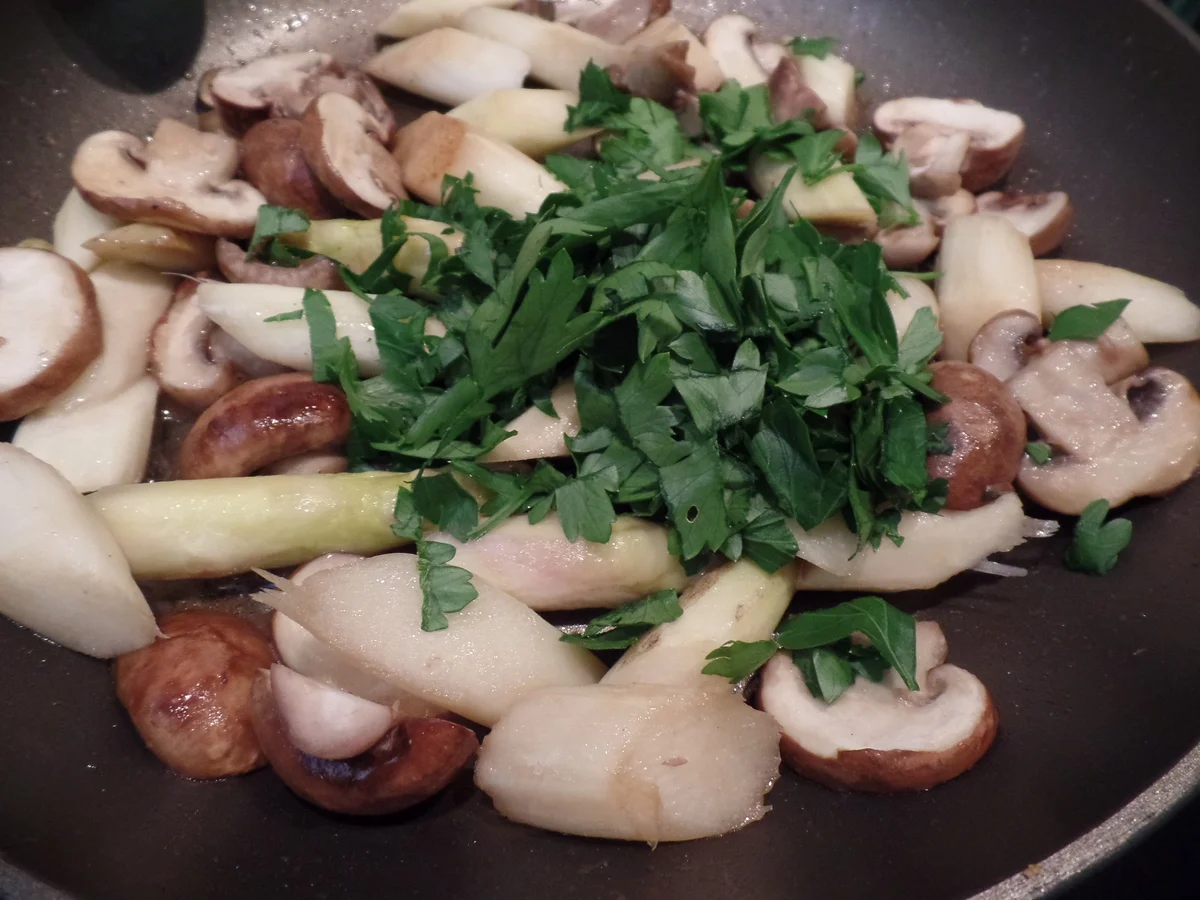 Rezept: Spargel und Champignons unter Blätterteig Bild Nr. 15980 Spargel und Champignons unter Blätterteig - Rezept - Bild Nr. 15980