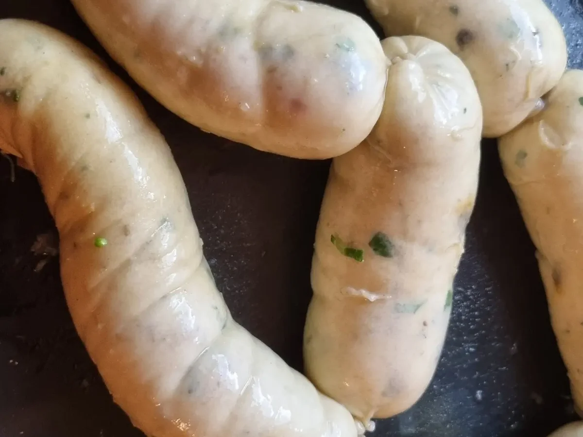 Rezept: Weißwurst von der Gelbschwanzmakrele (Hamaschi) Bild Nr. 15991 Weißwurst von der Gelbschwanzmakrele (Hamaschi) - Rezept - Bild Nr. 15991