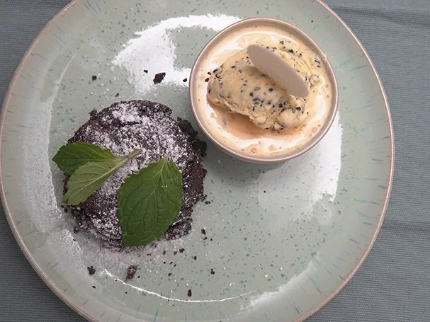 Passionsfrucht-Sorbet mit einem Schoko-Brownie - Rezept - Bild Nr. 15988