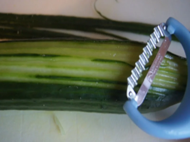 Paprika-Steak mit gebratener Zwiebel und einfachen Gurkensalat - Rezept - Bild Nr. 15995