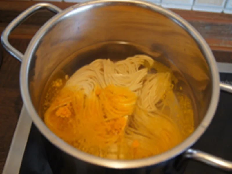 Rezept: Mie-Nudeln nach indonesischer Art Bild Nr. 4 Mie-Nudeln nach indonesischer Art - Rezept - Bild Nr. 4