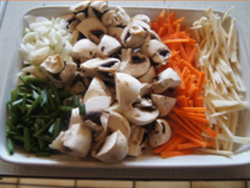 Rezept: Mie-Nudeln nach indonesischer Art Bild Nr. 9 Mie-Nudeln nach indonesischer Art - Rezept - Bild Nr. 9