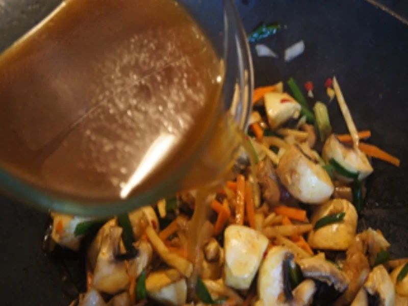 Rezept: Mie-Nudeln nach indonesischer Art Bild Nr. 15 Mie-Nudeln nach indonesischer Art - Rezept - Bild Nr. 15