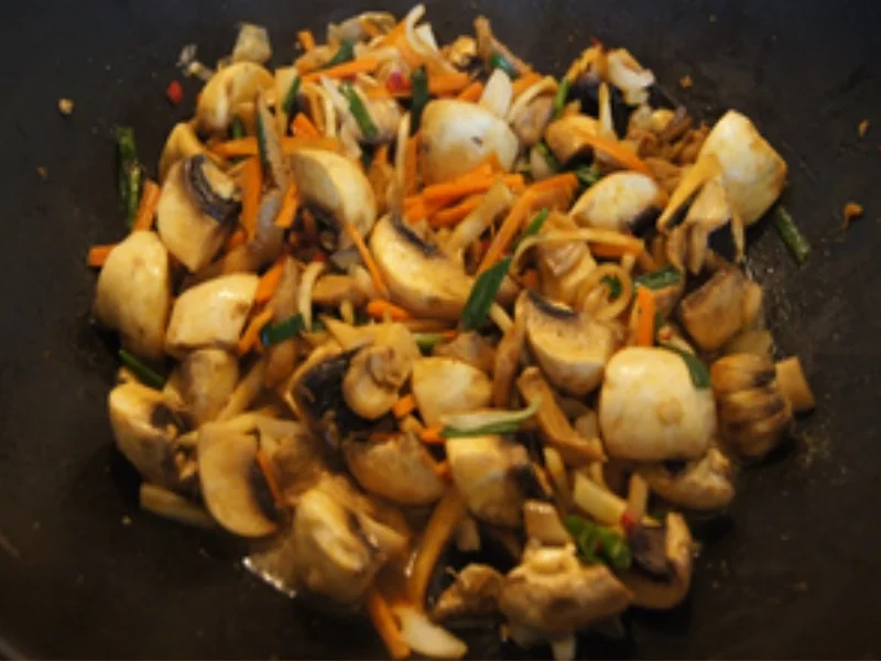 Rezept: Mie-Nudeln nach indonesischer Art Bild Nr. 17 Mie-Nudeln nach indonesischer Art - Rezept - Bild Nr. 17