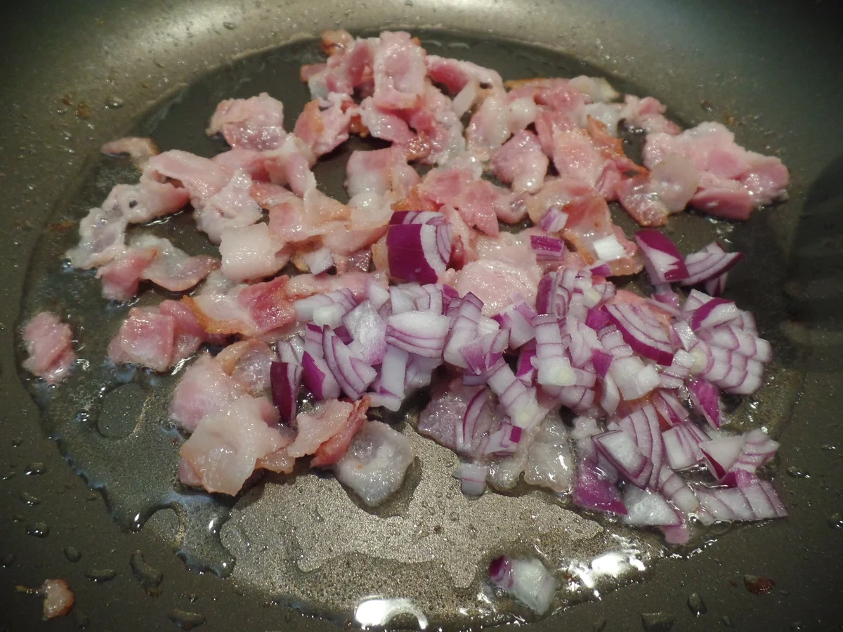 Überbackene Steinpilz-Champignons-Tortellini in Champignons-Kräuter-Sauce - Rezept - Bild Nr. 15990