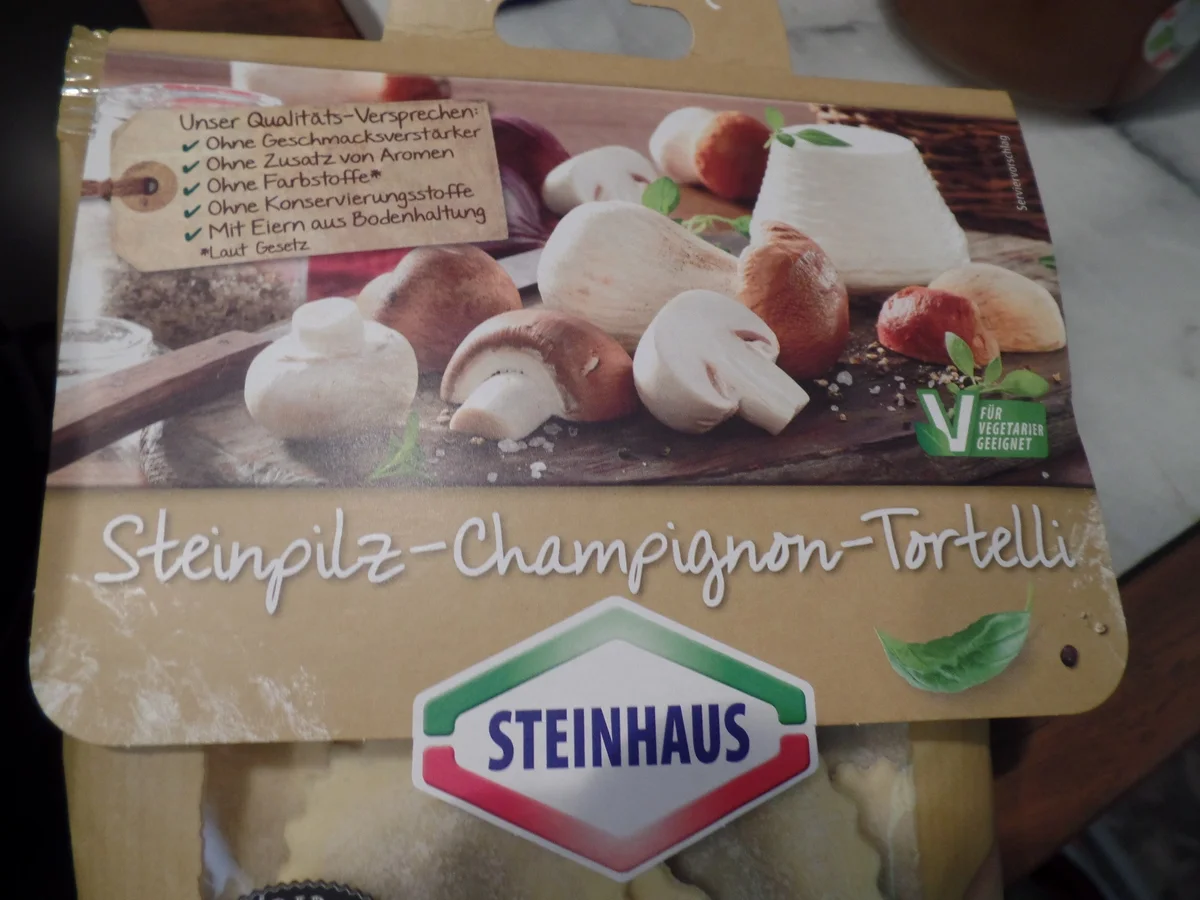 Überbackene Steinpilz-Champignons-Tortellini in Champignons-Kräuter-Sauce - Rezept - Bild Nr. 15994