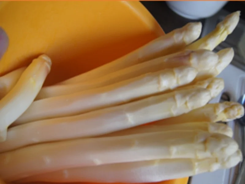 Backofenforelle mit Spargel und brauner Butter - Rezept - Bild Nr. 6