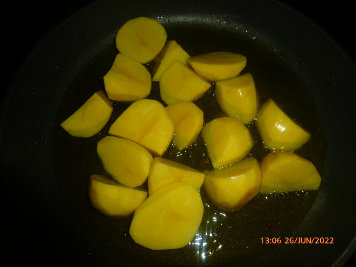 Spanferkelbäckchen mit Tomate und Knoblauchkartoffeln - Rezept - Bild Nr. 16004
