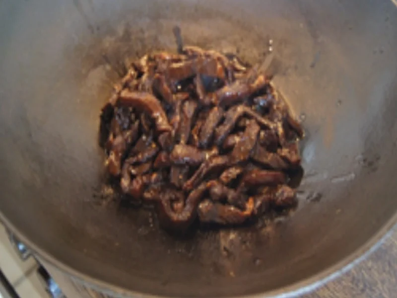 Rindfleisch mit Brokkoli im Wok und gelber Basmatireis - Rezept - Bild Nr. 16009