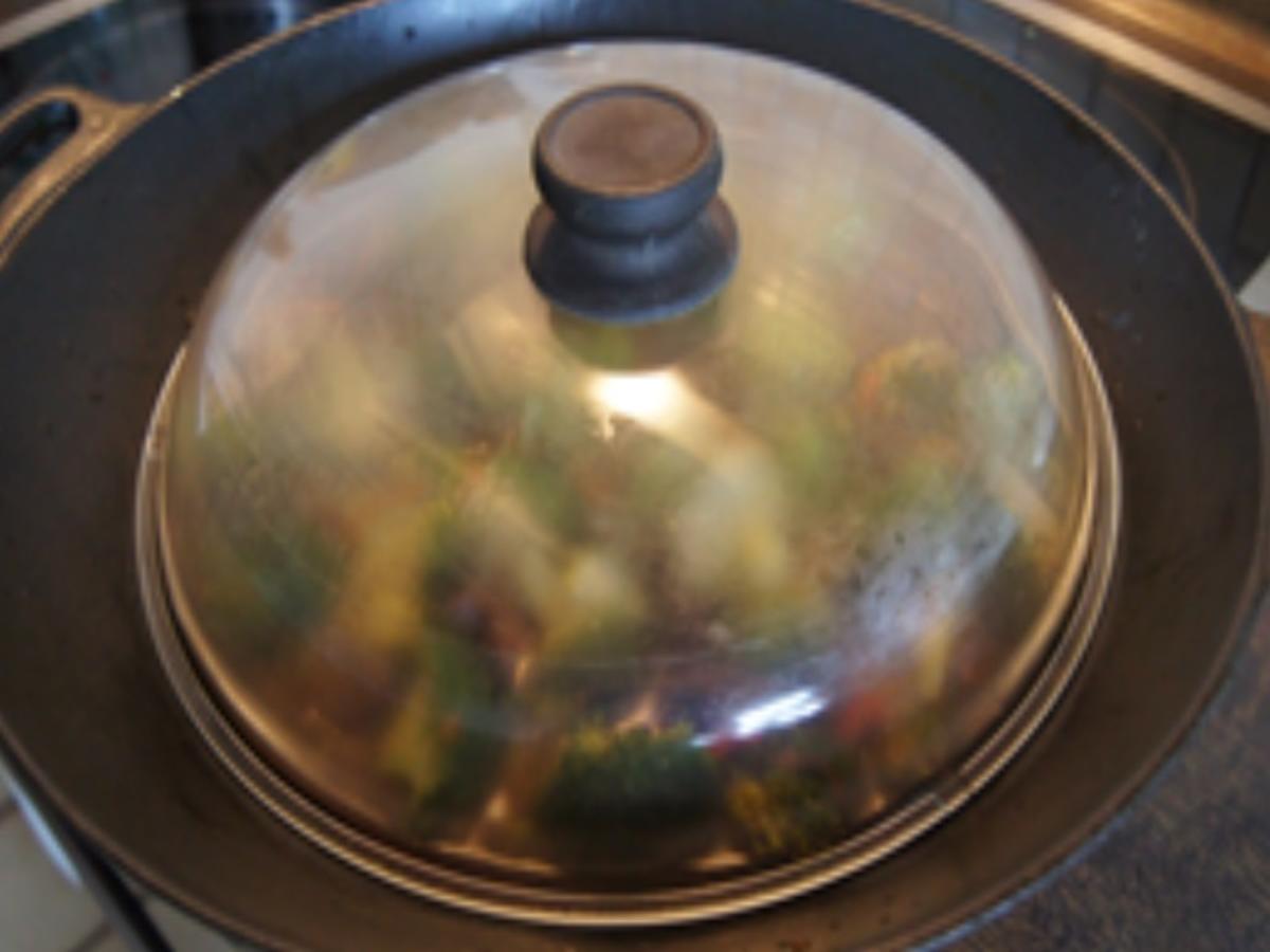 Rindfleisch mit Brokkoli im Wok und gelber Basmatireis - Rezept - Bild Nr. 16015