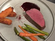 Rinderfilet mit Trüffel-Parmesan-Kroketten und karamellisierten grünen Spargel - Rezept - Bild Nr. 2