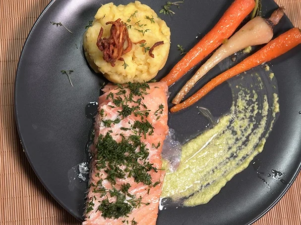 Rezept: Kartoffel-Selleriestampf mit Curry mit Glasierten Möhrchen und Lachsfilet Bild Nr. 15999 Kartoffel-Selleriestampf mit Curry mit Glasierten Möhrchen und Lachsfilet - Rezept - Bild Nr. 15999