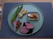 Involtini und Rinderfilet auf Portweinsoße, dazu Grüner Spargel und Kartoffeln - Rezept - Bild Nr. 2