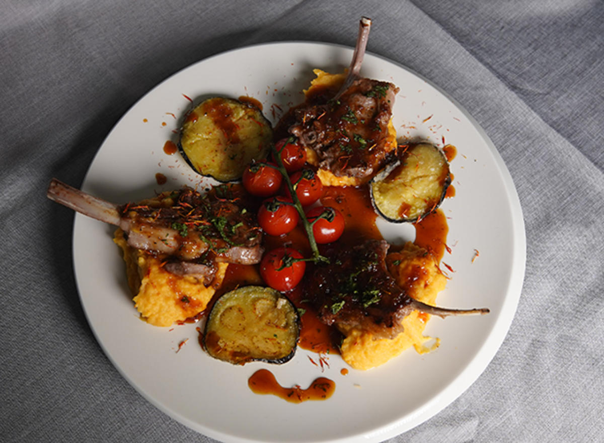 Lammkoteletts mit Orangen-Ingwer-Sauce und Süßkartoffelpüree - Rezept - Bild Nr. 2