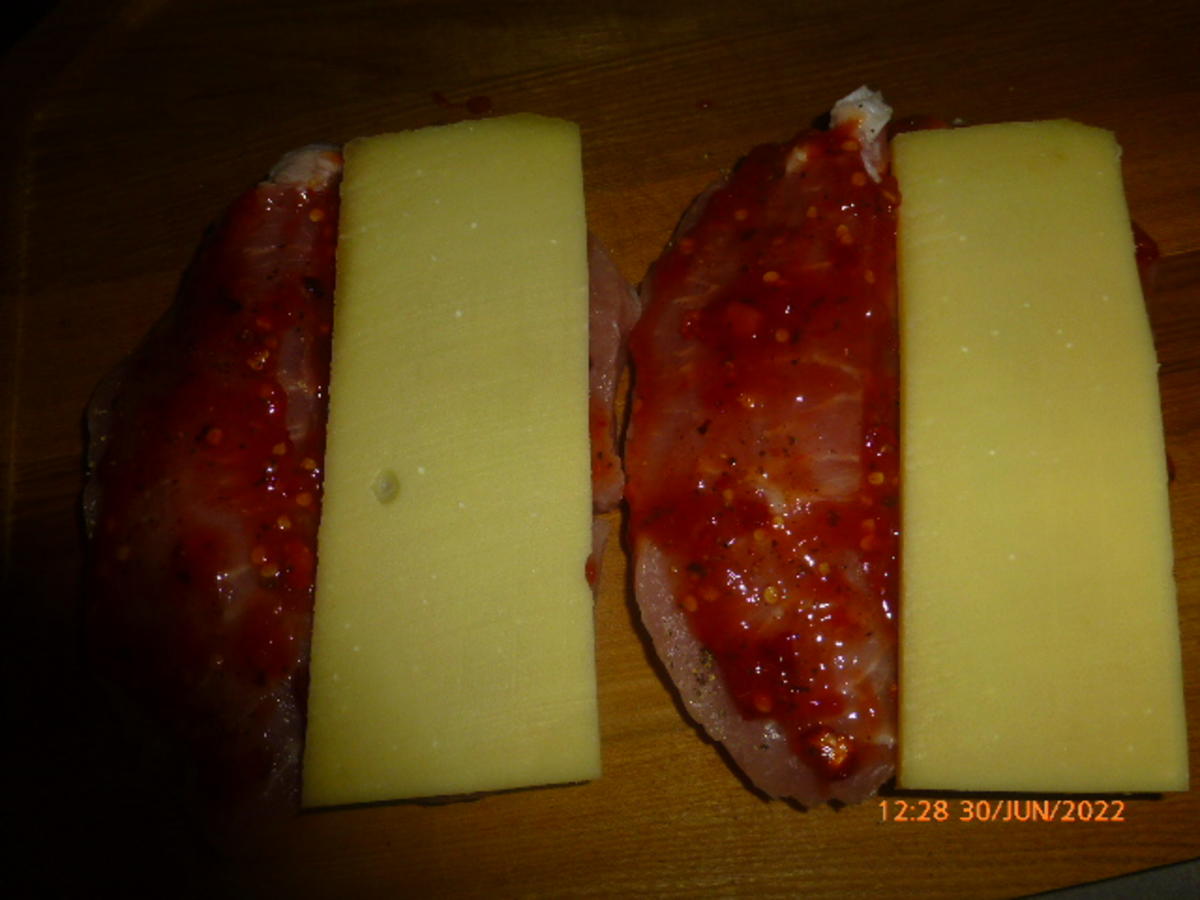 Schweinerücken mit Schinken und Käse - Rezept - Bild Nr. 16013