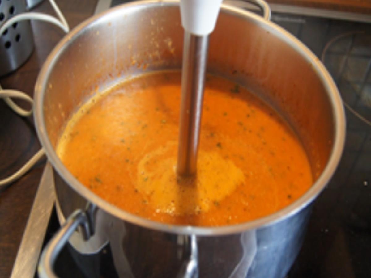 Tomaten-Basilikum-Suppe mit Garnelen - Rezept - Bild Nr. 16018