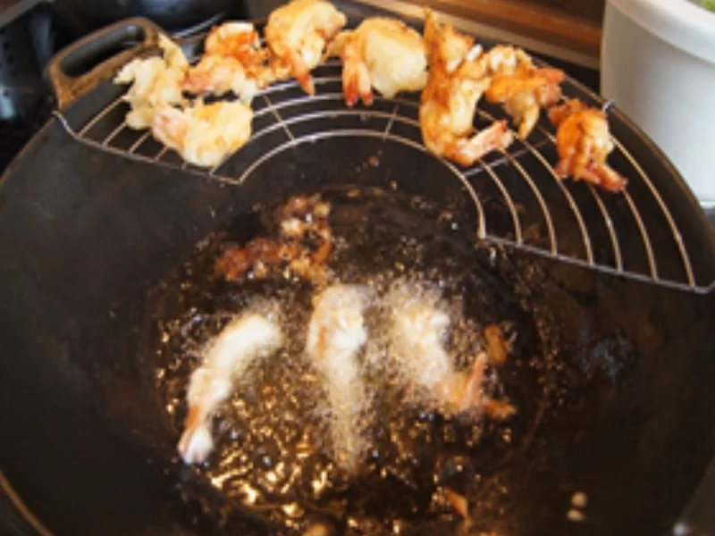 Rezept: Tomaten-Basilikum-Suppe mit Garnelen Bild Nr. 16011 Tomaten-Basilikum-Suppe mit Garnelen - Rezept - Bild Nr. 16011