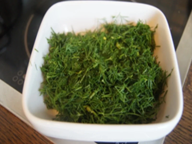 Rezept: Wachteleier in Dillsauce mit grünen Bohnen und gelben Basmatireis Bild Nr. 7 Wachteleier in Dillsauce mit grünen Bohnen und gelben Basmatireis - Rezept - Bild Nr. 7