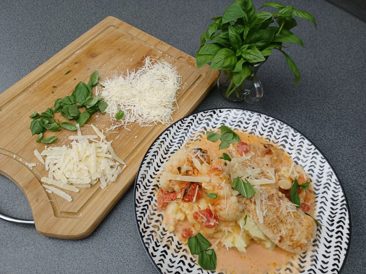 Hähnchenbrust in Tomatensahnesoße - Rezept - Bild Nr. 13