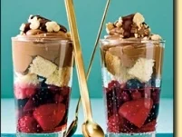 Trifle mit Rum-Früchten und Chocoladen-Creme - Rezept