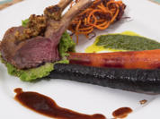 Lammkarree mit Nussmantel, Erbsenstampf und Minzpesto - Rezept - Bild Nr. 2