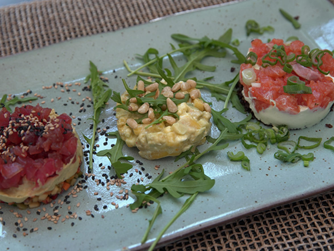 Thunfisch- und Saiblingtatartürmchen mit Mango- Avocadosalat - Rezept ...