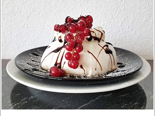 Baiser-Torte: Das australische Dessert "Pavlova" - Rezept - Bild Nr. 2