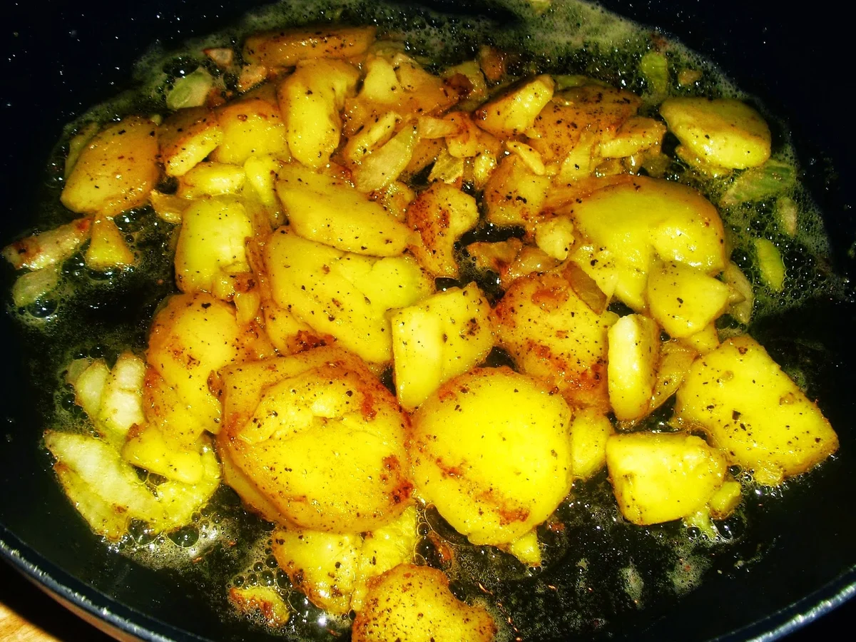 Bratkartoffeln mit Wurst vermengt - zur kochbar Challenge Juli 2022 - Rezept - Bild Nr. 5